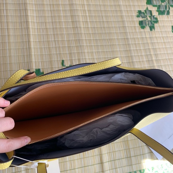 Brand new Tory Burch tote, new without tag. - Picture 6 of 8